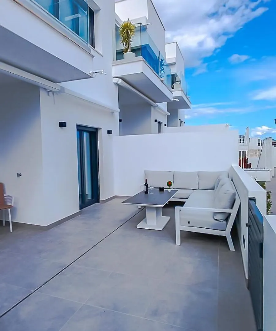 A2502 Sky Hill Modern 3-Bedroom In נרחה בית נופש